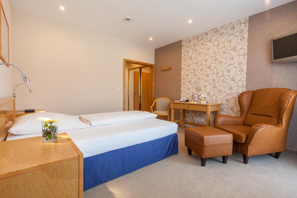 Landhotel Weserblick Beverungen Pokoj fotografie